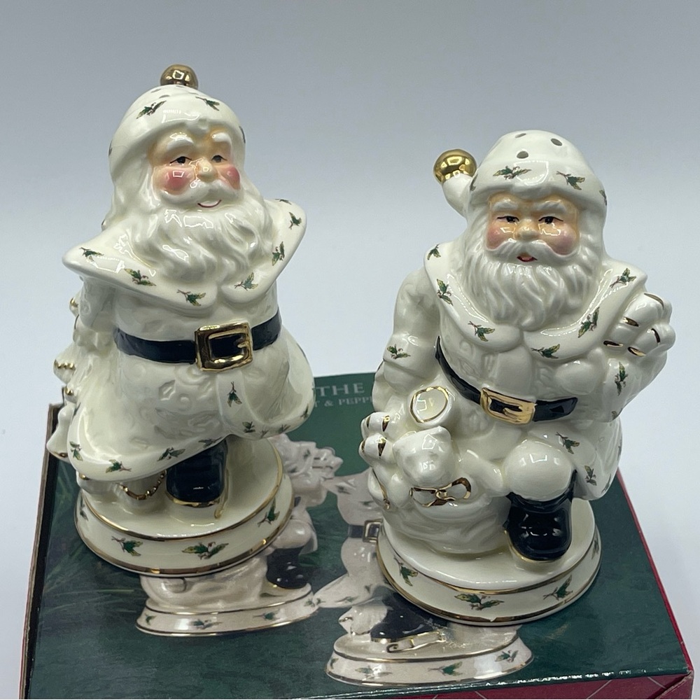 Festive Skating Santa Claus Salt and Pepper Shakers